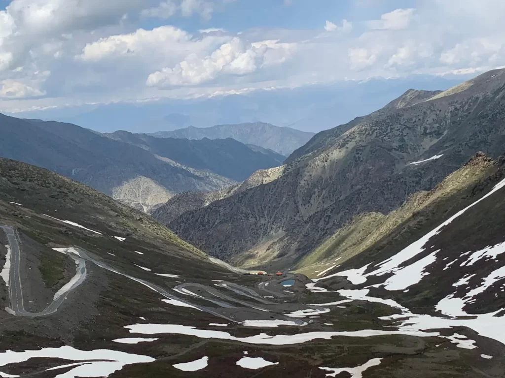 Babusar Pass Naran offers exciting opportunities for activities like paragliding, mountain biking, and more.